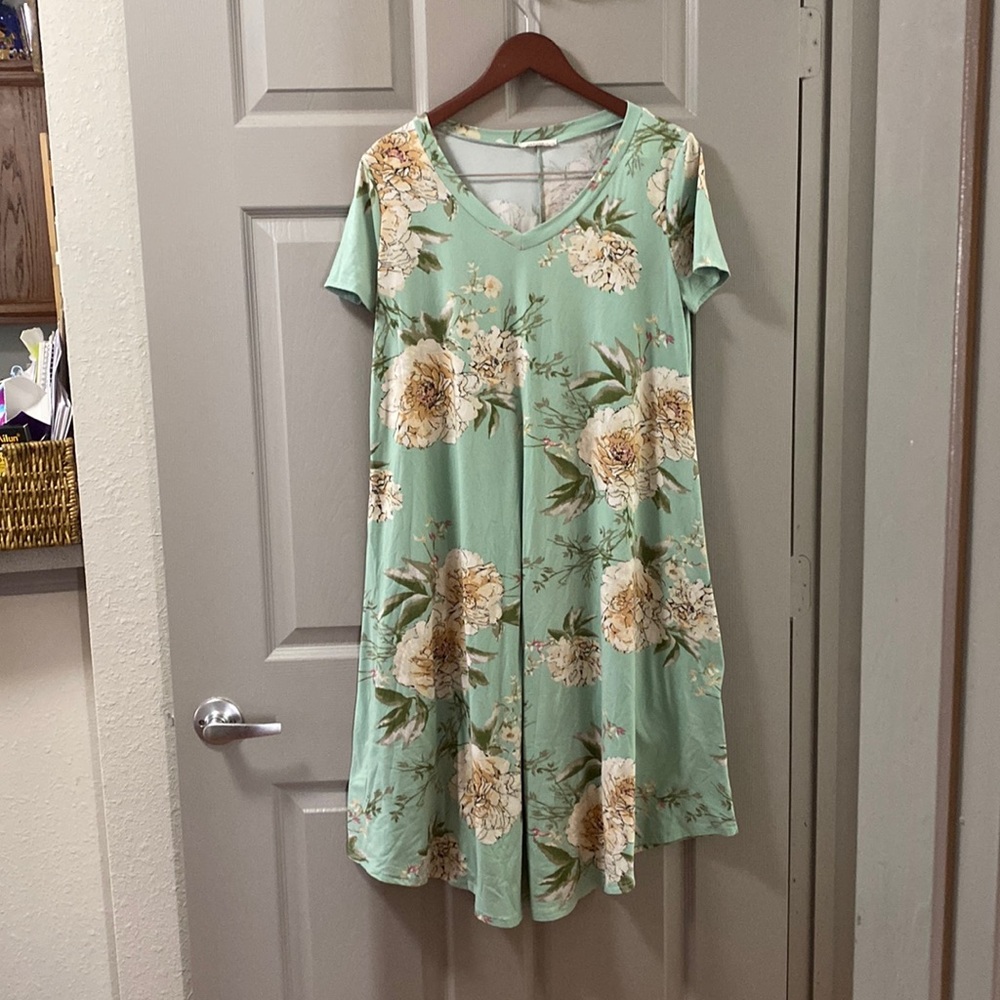 Reborn J - Knee Length Floral Dress